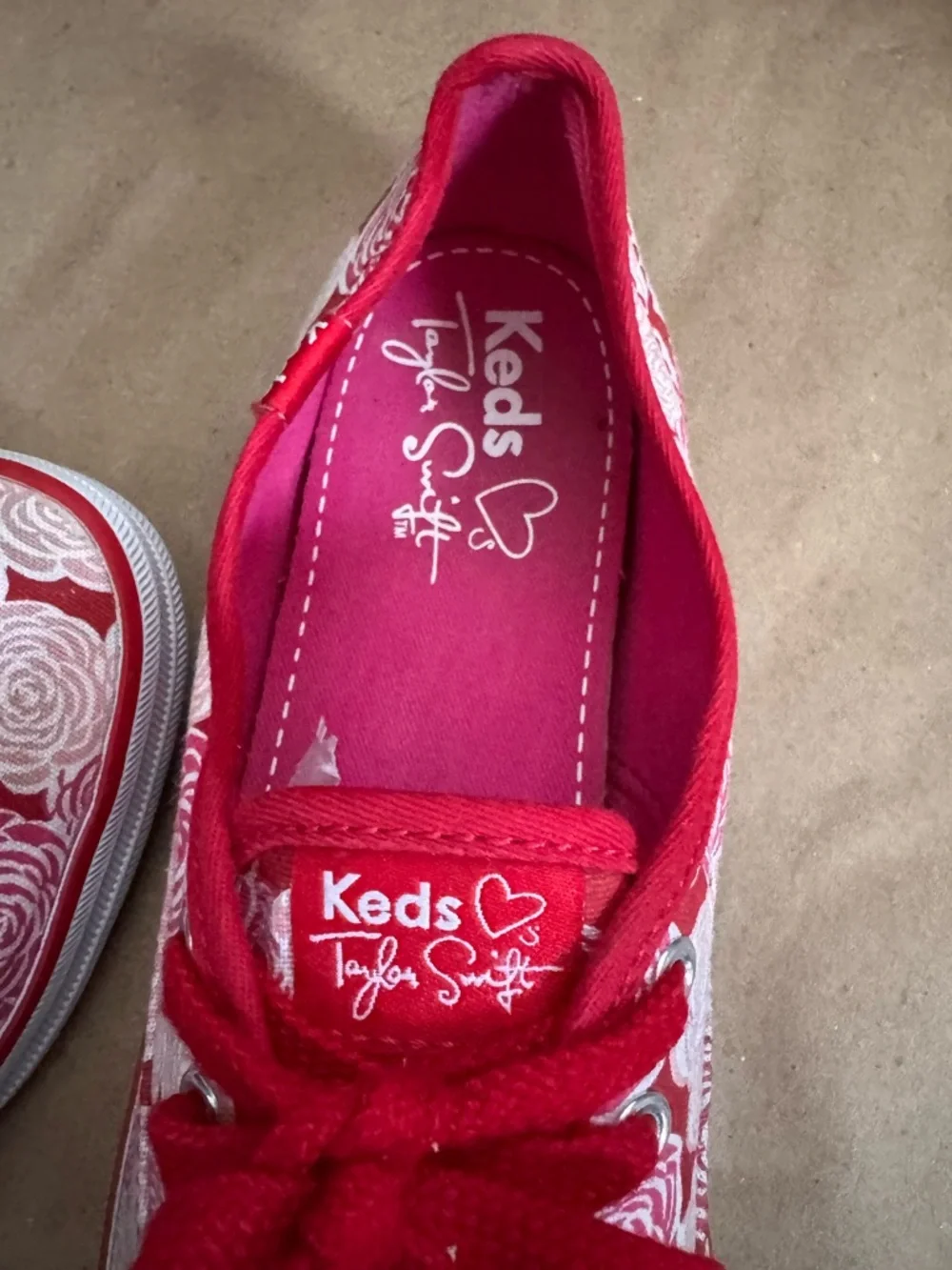 Keds x Taylor Swift 2013 Champion Red Floral Sneakers. Size 8 - Picture 6 of 7